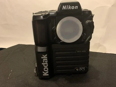 Cámara digital Nikon N90 con Kodak DCS 420 vintage - sin probar Foto 1 de 4