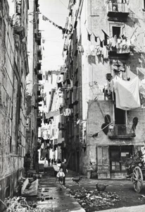 1947/66 Vintage ALFRED EISENSTAEDT Italy Naples Slum Poverty Post War Photo Art - Picture 1 of 1