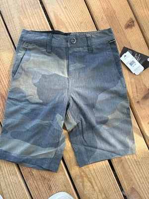 Pantalones cortos híbridos Volcom Surf n’turf camuflaje 25 para niños Foto 1 de 4