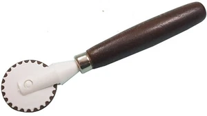 4 Stück Manueller Teigschneider Versiegelung Nudelmaschine Ravioli Spaghetti Lasagne Italienisch - Bild 1 von 13