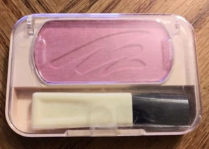 Revlon Natural Wonder "Pink Graffiti" Keep Blushing Powder Blush With Rose Petal - Picture 1 of 5