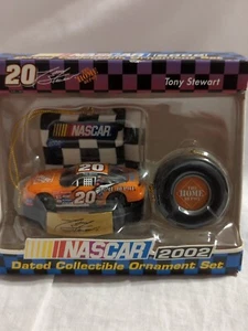 2002 Trevco Tony Stewart #20 Auto, orange, Weihnachtsschmuck Set-NEU IN BOX - Bild 1 von 8