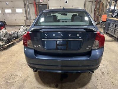 04-11 VOLVO S40 ЗАДНИЙ ЛЮК БАГАЖНИК КРЫШКА ПОДЪЕМНЫЕ ВОРОТА С СПОЙЛЕРОМ BARENTS СИНИЙ 466 - Изображение 1 из 4