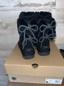 Bota Corta Ugg Mujer Clásica Doble Arco - Negra - Talla 6 EE. UU. - Nueva En Caja - Imagen 1 de 9