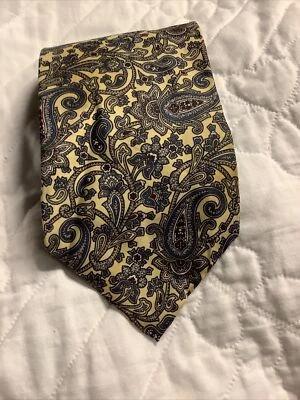 IZOD MENS NECK TIE LIGHT YELLOW WITH PAISLEY DESIGN 4” X 56” - Image 1 of 4