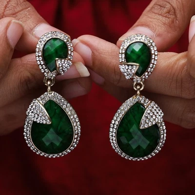 Pendientes lágrima QVC Amrita Singh tono dorado pavé esmeralda Foto 1 de 4