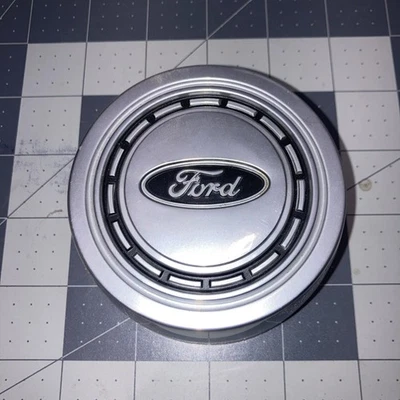 Botón de bocina Ford Bronco 1964-67-70-76 OEM original para mi 74 Bronco usado Foto 1 de 2