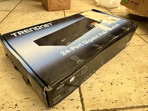 TRENDNET TPE-TG240G 24-Port Gigabit PoE+ Ethernet Switch - Open Box - Picture 1 of 2