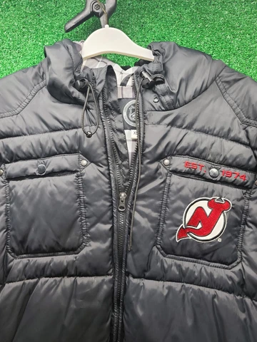 NHL New Jersey Devils Puffer Jacket Size XL Zip Embroidered Front and Back Cover