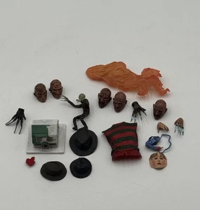 NECA A Nightmare on Elm Street Freddy Krueger Zubehör Posten Köpfe Hände mehr - Bild 1 von 5