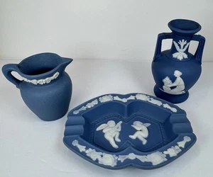 Lot 3 Blue Jasperware Japan Cherub Ashtray + 2 Mini Vases Amphora Classical - Picture 1 of 23