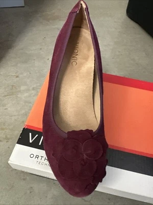 Zapatos de salón Vionic para mujer elevados Hayes nuevos en caja talla 7,5 gamuza ciruela Foto 1 de 4