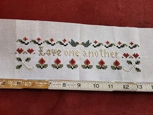 Parche cuadrado bordado punto de cruz pancarta AMOR One Another completo 18x5" - Imagen 1 de 3