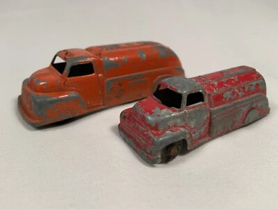 2 caminhões-tanque vintage de metal fundido Tootsietoy gasolina óleo pintura original - Imagem 1 de 4