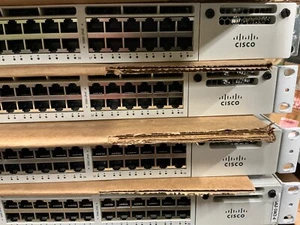 Conmutador UPoE Cisco Meraki MS390-48UX2-HW 48 puertos 5 GbE - Imagen 1 de 3