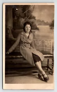 Postal RPPC Una niña mujer foto real 22 de junio de 1934 sin publicar Romney Studio - Imagen 1 de 2