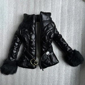 TONNER CAMI & ANTOINETTE 2013 A DAY AWAY 16” FASHION DOLL VESTITI CAPPOTTO NERO - Foto 1 di 16