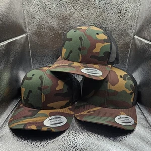 YP Camuflaje Clásicos Billete Plano Camionero Gorra Yupoong Malla Snapback Sombrero Lote de 3 - Imagen 1 de 4