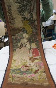 Antiker europäischer französischer handgefertigter Wandteppich umwerben bildhaft 14"x40" - Bild 1 von 11