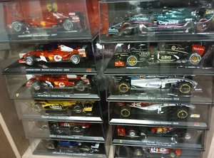 LE GRANDI FORMULA 1 - CENTAURIA - LEGGENDARIE AUTO DA CORSA - 1/24 CON TECA - Foto 1 di 197