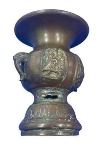 Antique bronze Asian vase. Elegant collectors piece - Picture 1 of 5