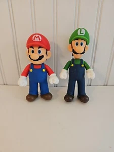 Lot (2) 2009 Nintendo 5" Super Mario and Luigi Vinyl Figures - Picture 1 of 7