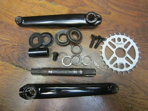 VINTAGE BMX GT 175L 25T CRANK SET & BOTTOM BRACKET - Picture 1 of 8