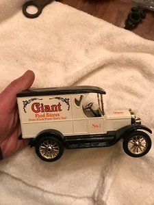 ADVERTISING ERTLE 1923 CHEVROLET DELIVERY VAN GIANT  FOOD STORES - Picture 1 of 4