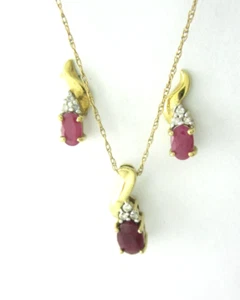 BEAUTIFUL 10K YELLOW GOLD RUBY & DIAMOND NECKLACE & EARRING SET .03CT, 2.6G - Picture 1 of 7