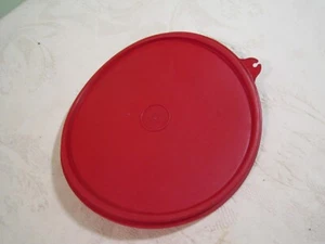 Tapa de plástico roja redonda Tupperware modelo 228 - EE. UU. - Imagen 1 de 5