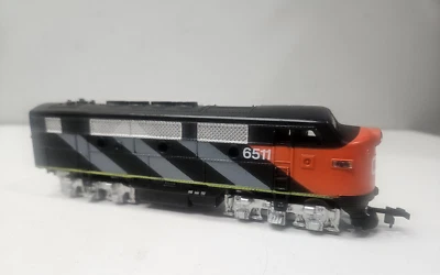 Model Power Ho Canadian National CN 6511 Diesel Engine Dual-Drive with light - Image 1 of 4