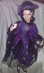 DETAILED HALLOWEEN ECCENTRIC FANCY PURPLE WITCH SHELF SITTER W/CRYSTAL BALL 20” - Bild 1 von 15