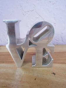 Robert Indiana LOVE Skulptur Aluminium klein Pop Art Briefbeschwerer Metallarbeiten - Bild 1 von 6
