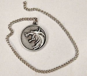 The WITCHER Medallion Geralt Gwynbleidd 7/8" miniature chain Mini Brads Netflix - Picture 1 of 3
