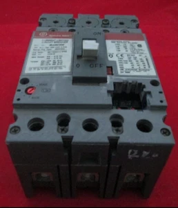 Disyuntor GE General Electric SELA36AT0150 - Imagen 1 de 4