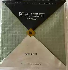 Royal Velvet by Fieldcrest Oval 60"X102" GREENMIST Permanent Press Tablecloth - Picture 1 of 3