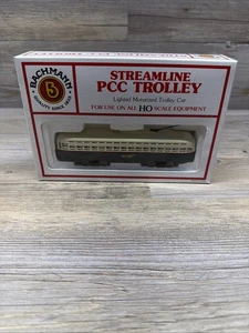 Bachmann HO Scale Streamline PCC Trolley #62945 L/N with Original Box - Picture 1 of 13