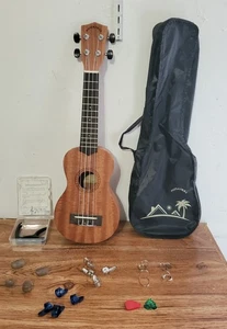 Pomaikai Ukulele With Carrying Case Bag / Tuning Clamp / Guitar Picks  - Picture 1 of 18
