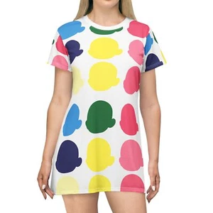 Little Notary Derrick Silhouette Zest Stempel Muster T-Shirt Kleid (AOP) - Bild 1 von 5