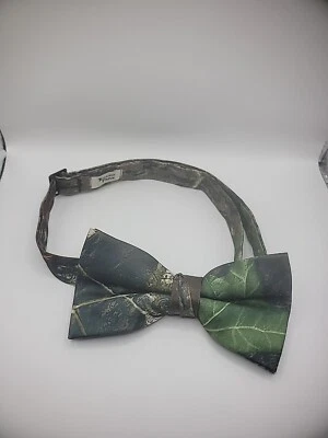 Traje de boda ajustable con pajarita de graduación Tuxedo Park para hombre Foto 1 de 4