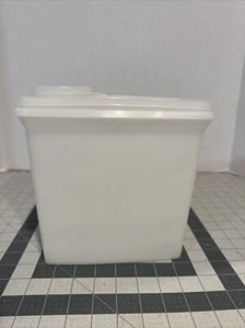 VINTAGE TUPPERWARE #469 CEREAL KEEPER CONTAINER W/ #471 FLIP TOP LID - Picture 1 of 9