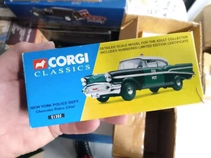 1:43 CORGI CLASSICS #51303 CHEVROLET POLICE CHIEF NEW YORK POLICE DEPT 1997 NIB - Picture 1 of 6
