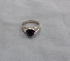 Estate Find Sterling Silver Signed 925 Woman's Ring Sz 7 Vintage Black Cabochon - Picture 1 of 5