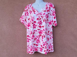 *NUEVO* Top Karen Scott Estampado Floral Rojo y Rosa Cuello Henley Mangas Cortas - Nuevo con Etiquetas - Imagen 1 de 6