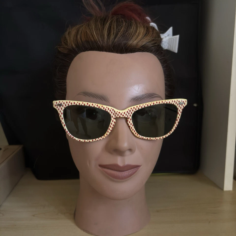 Óculos de sol vintage American Optical CALOBAR C23-50 Wayfarer aro chifre AZUL BOLINHAS - Imagem 1 de 4