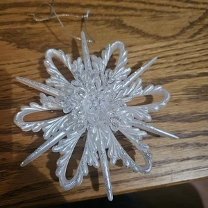 Elegant White Snowflake Ornament - Picture 1 of 2