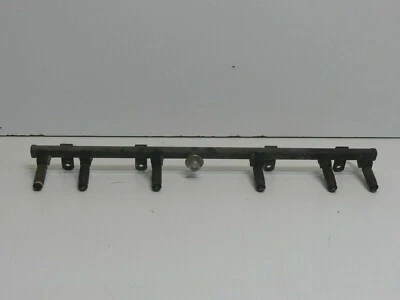 Riel inyector de inyección de combustible Jeep Wrangler TJ 4,0 L 6 cilindros 1999-2006 CC 6 Foto 1 de 4