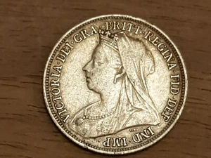 Original 1900 Queen Victoria Jubilee .925 Silver Shilling Coin - EF/EF+ - Picture 1 of 10
