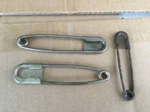 3 Spille di sicurezza vintage grandi clip KEY TAG RISDON SENZA MARCHIO due-5" una 4" - Foto 1 di 6