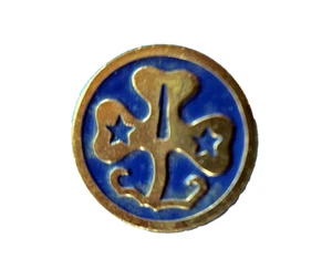 PIN Girl Scouts Vintage 1956 WAGGGS with Trefoil on Blue Enamel - Picture 1 of 2